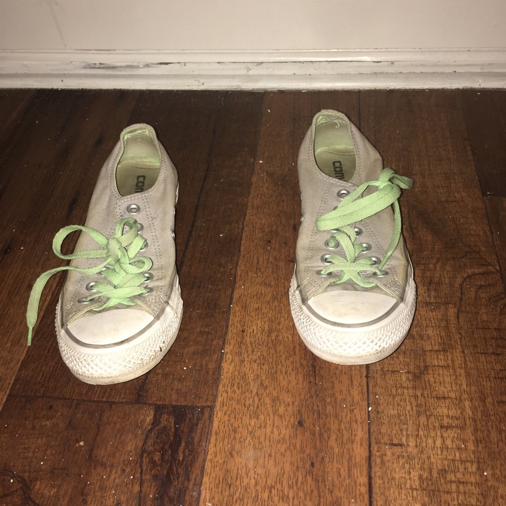 Gray all-star converse size 7 with mint green lace